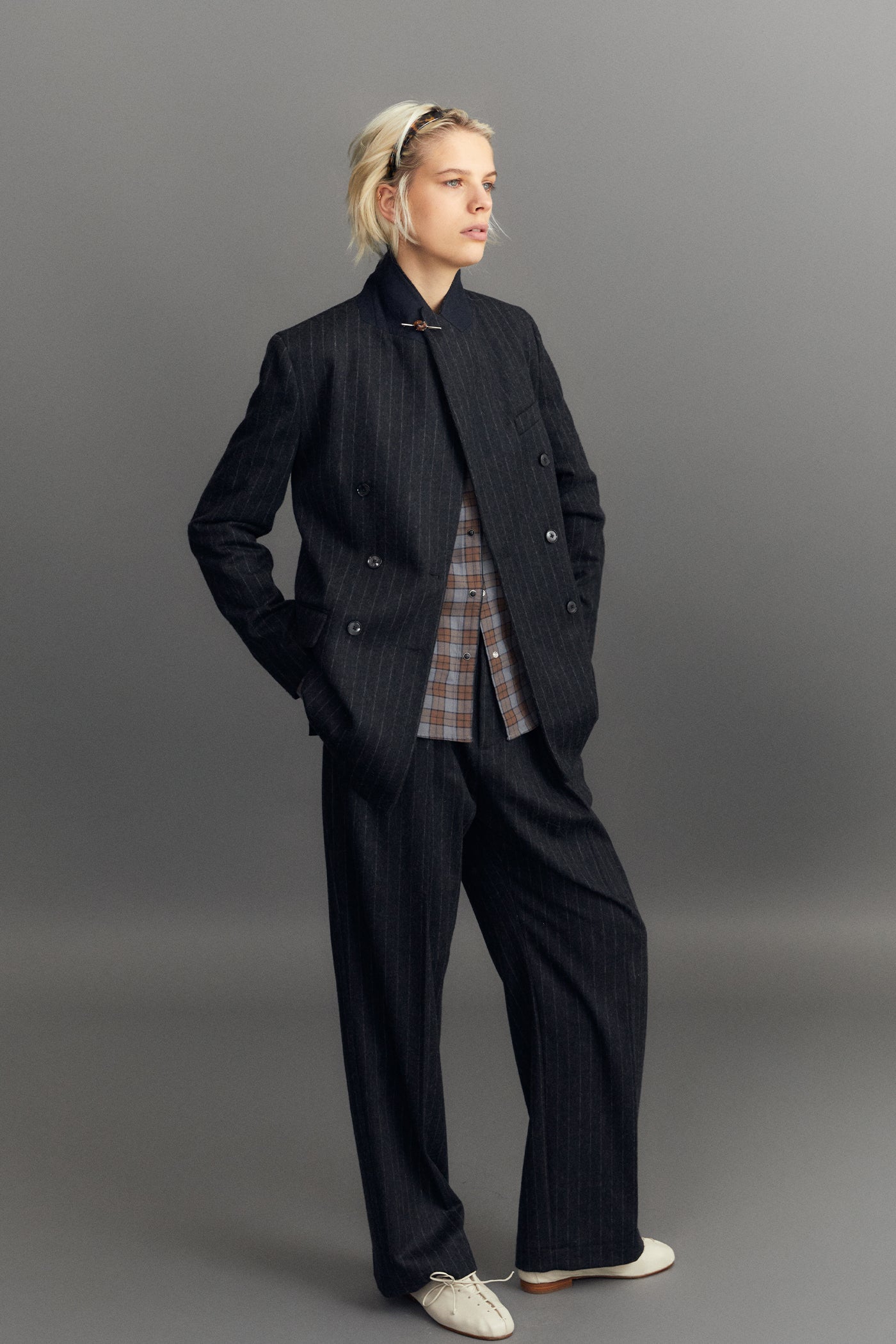 LOOK 27