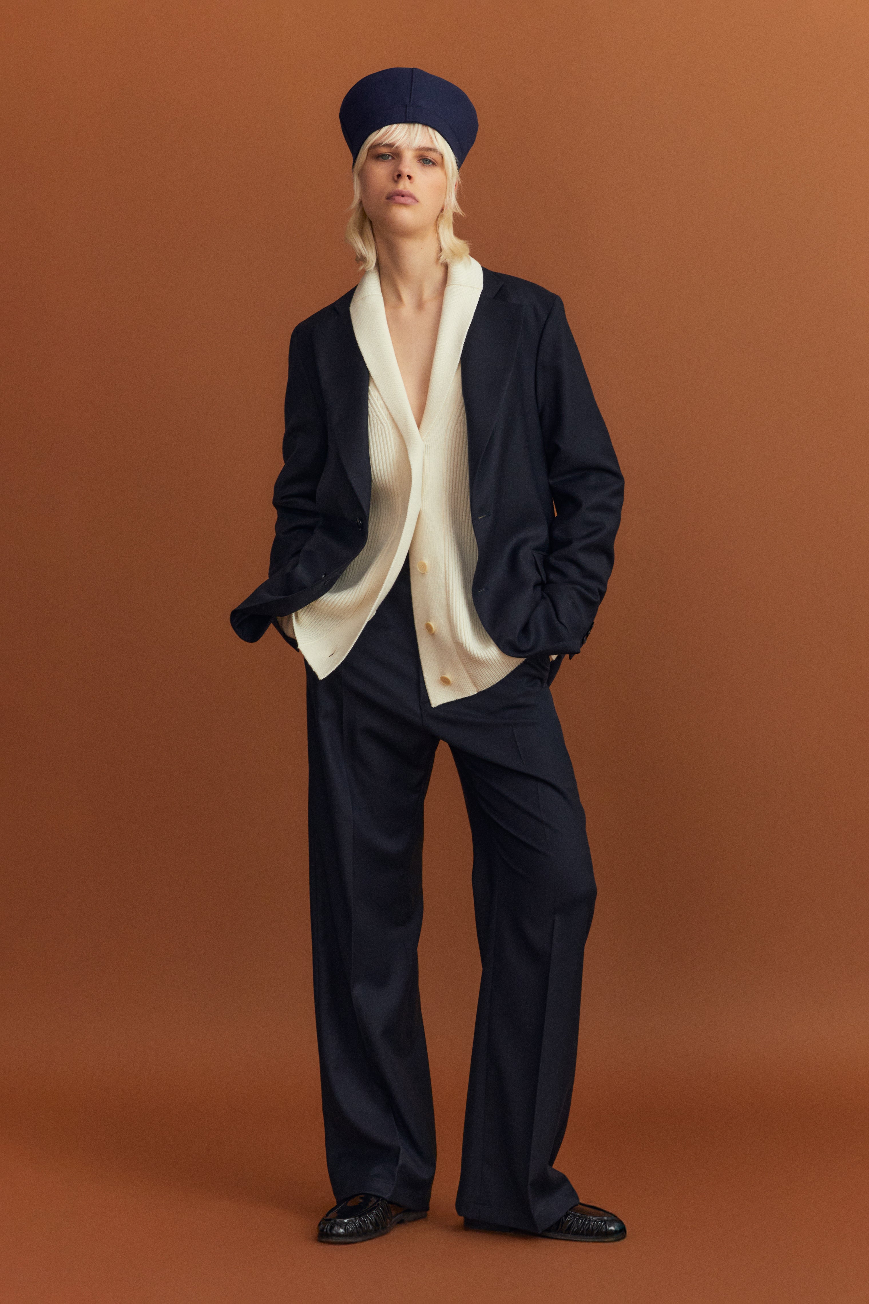 LOOK 24