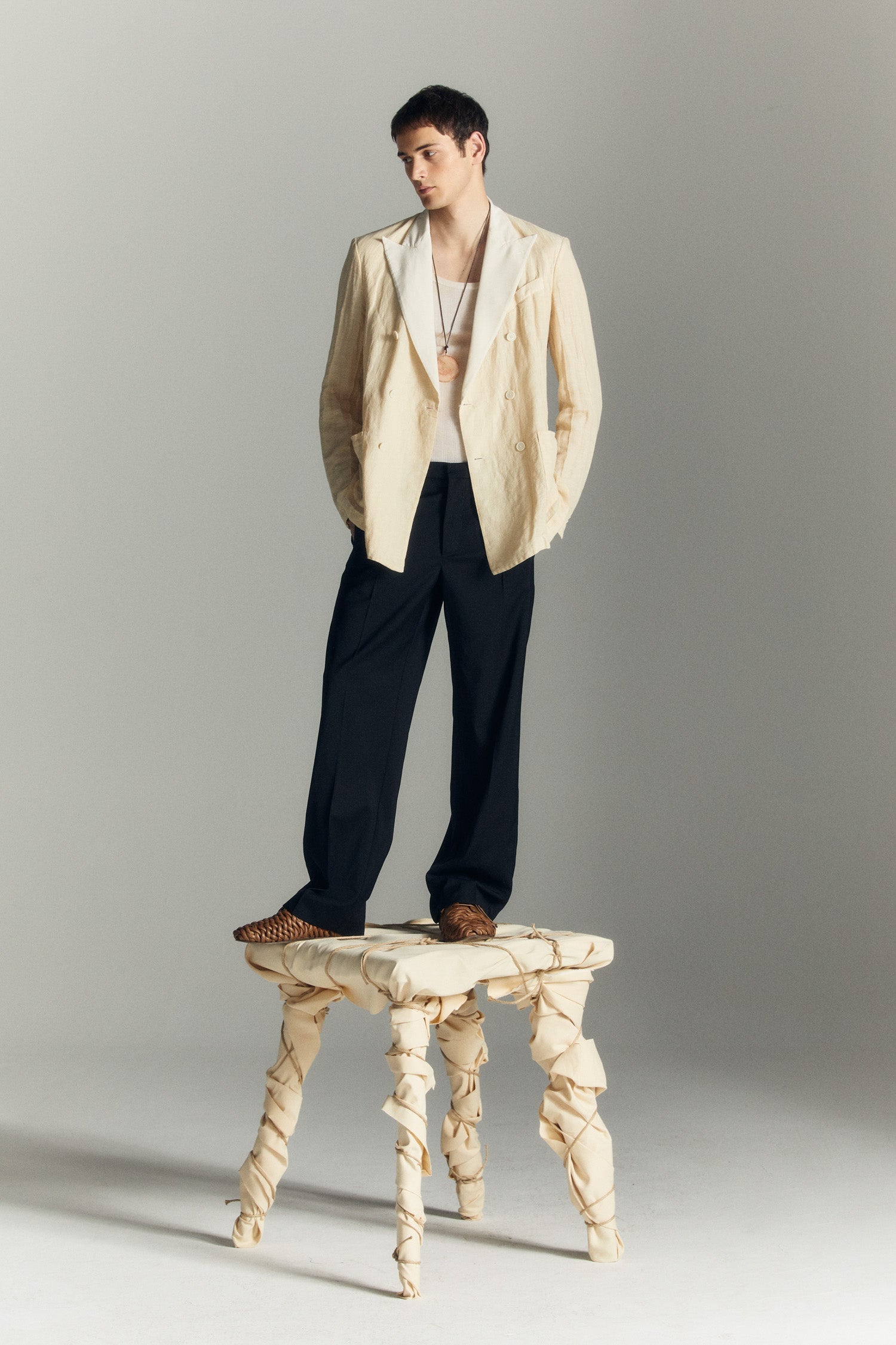 LOOK 19